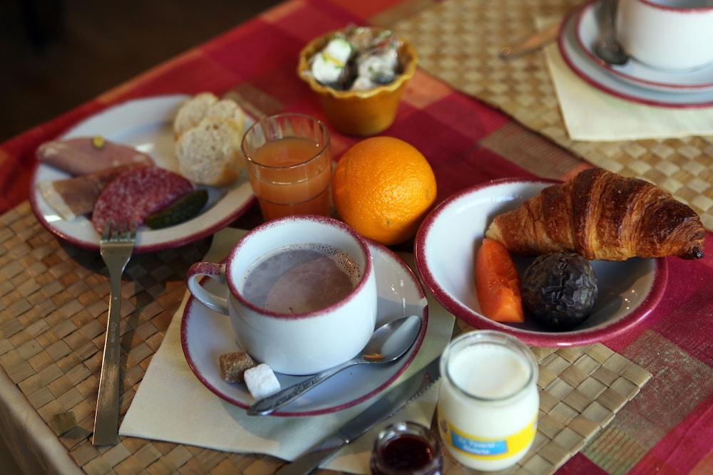 Logis Auberge De Tavel Екстериор снимка