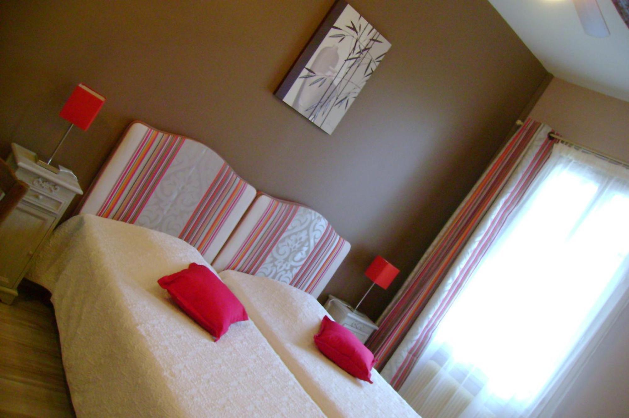 Logis Auberge De Tavel Екстериор снимка