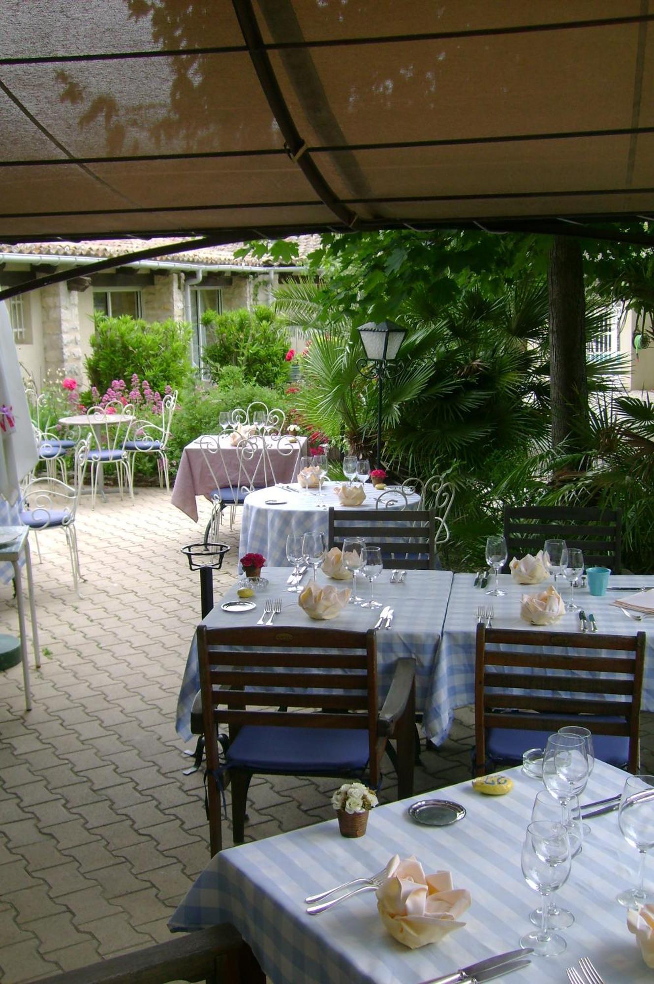 Logis Auberge De Tavel Екстериор снимка