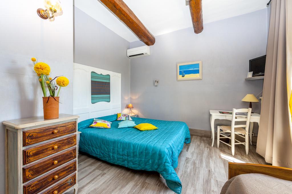 Logis Auberge De Tavel Екстериор снимка