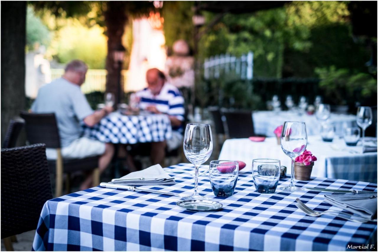 Logis Auberge De Tavel Екстериор снимка